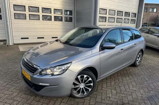 Peugeot 308 (2014) thumbnail 6