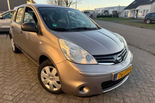 Nissan Note (2009) thumbnail 2