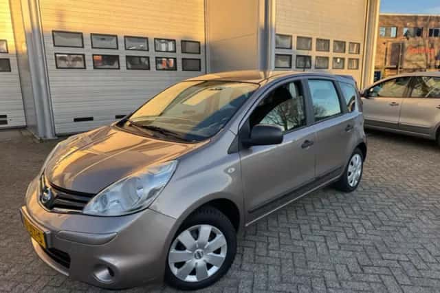 Nissan Note (2009) thumbnail 4