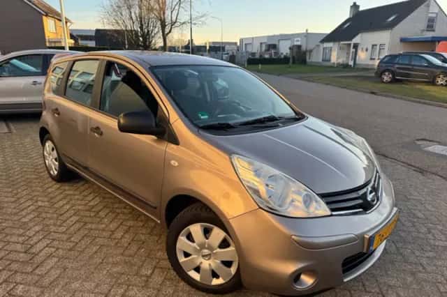Nissan Note (2009) thumbnail 6