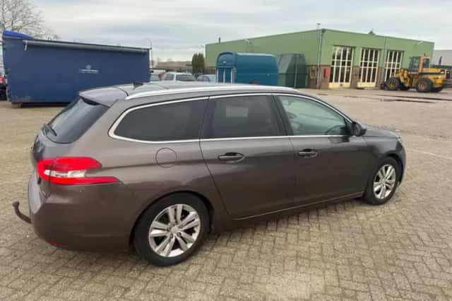 Peugeot 308 (2014) thumbnail 2