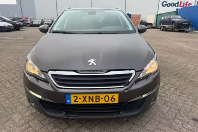 Peugeot 308 (2014) thumbnail 5