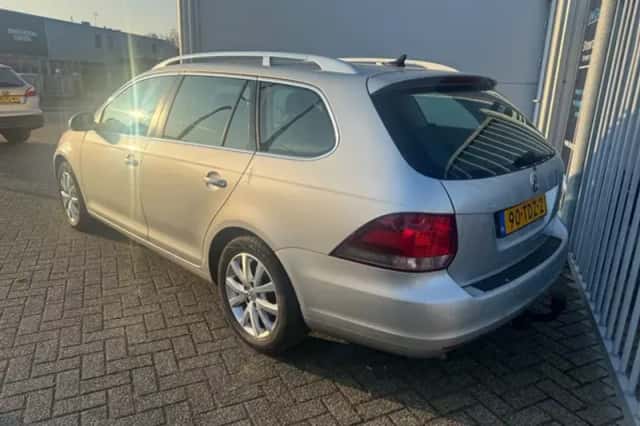 Volkswagen Golf (2012) thumbnail 4