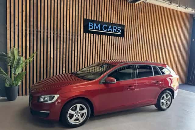 Volvo V60 (2016) thumbnail 1