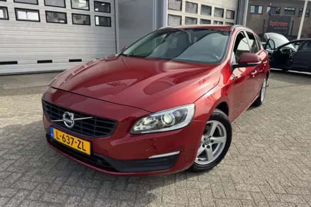 Volvo V60 (2016) thumbnail 6
