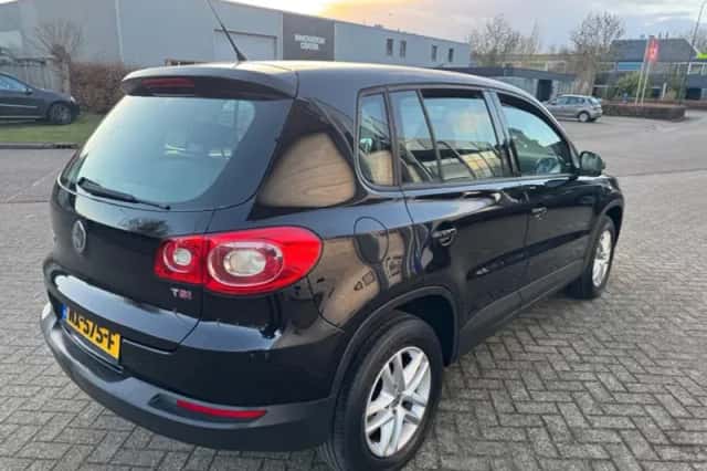 Volkswagen Tiguan (2009) thumbnail 5