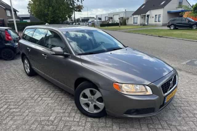 Volvo V70 (2008) thumbnail 1