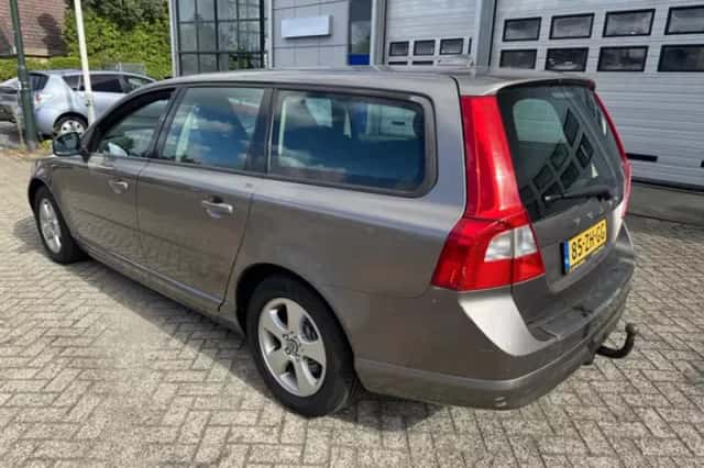 Volvo V70 (2008) thumbnail 2