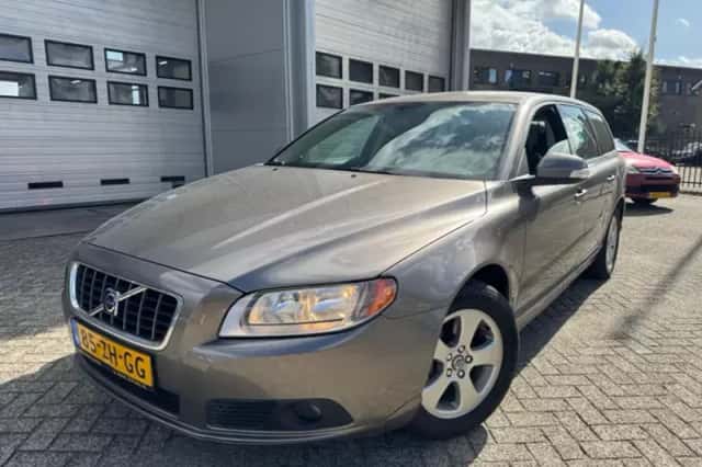 Volvo V70 (2008) thumbnail 3
