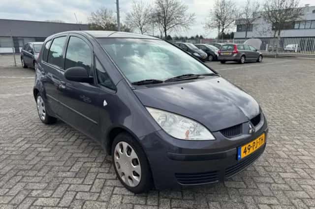 Mitsubishi Colt (2004) thumbnail 1