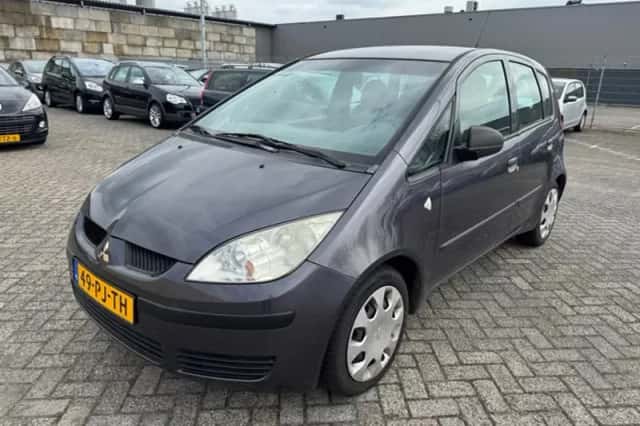 Mitsubishi Colt (2004) thumbnail 3