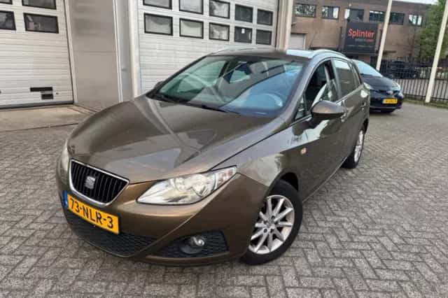 SEAT Ibiza (2010) thumbnail 4