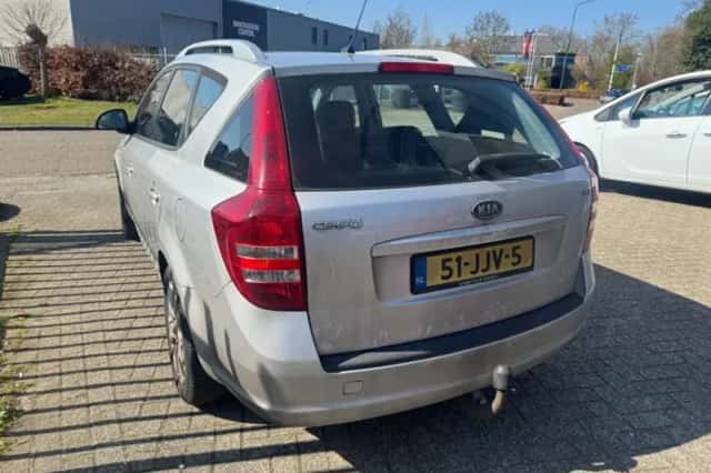 Kia Cee'd (2009) thumbnail 2