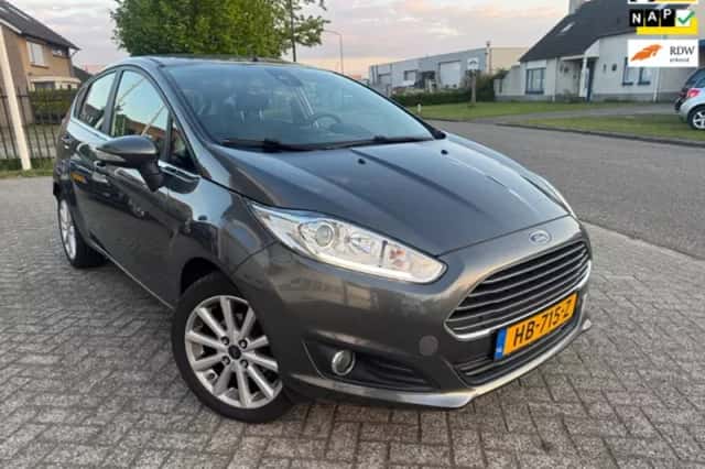 Ford Fiesta (2015) thumbnail 1