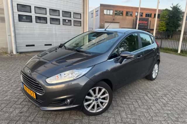 Ford Fiesta (2015) thumbnail 5