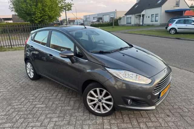 Ford Fiesta (2015) thumbnail 6