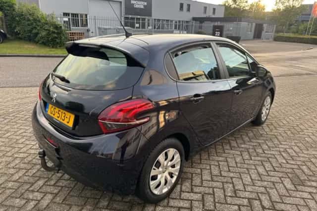 Peugeot 208 (2015) thumbnail 5