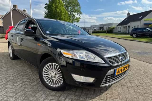 Ford Mondeo (2010) thumbnail 2