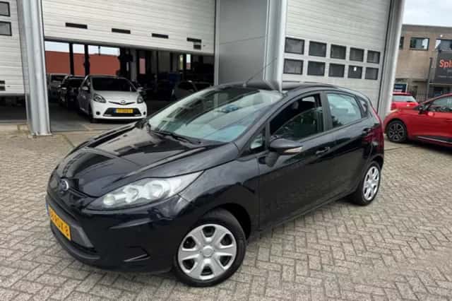 Ford Fiesta (2011) thumbnail 6