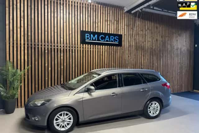 Ford Focus (2013) thumbnail 1