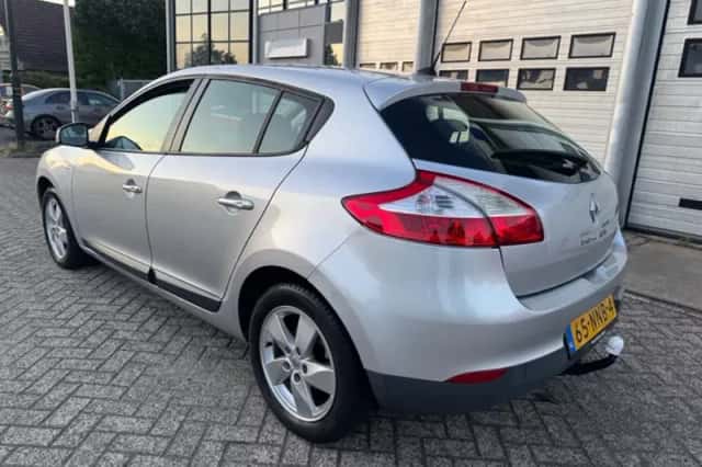 Renault Mégane (2010) thumbnail 3