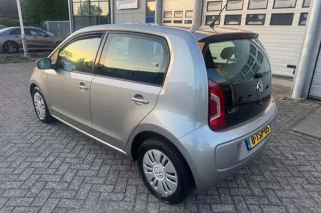 Volkswagen Up! (2014) thumbnail 3