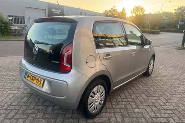 Volkswagen Up! (2014) thumbnail 5