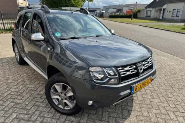 Dacia Duster (2014) thumbnail 2