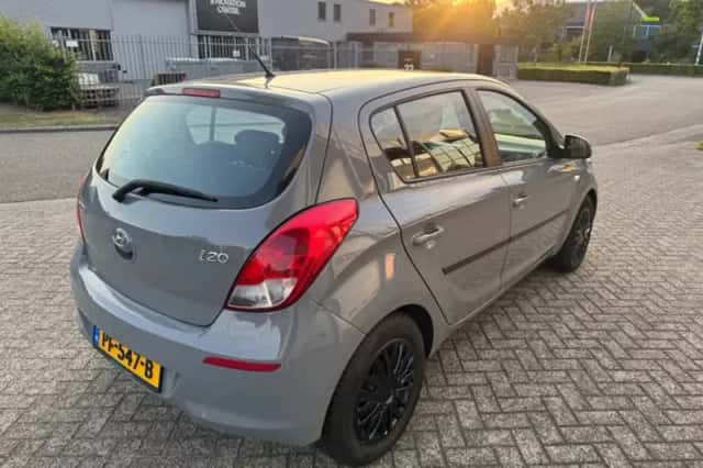 Hyundai i20 (2013) thumbnail 5
