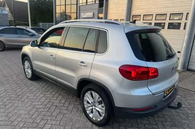 Volkswagen Tiguan (2013) thumbnail 3