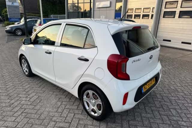 Kia Picanto (2017) thumbnail 3