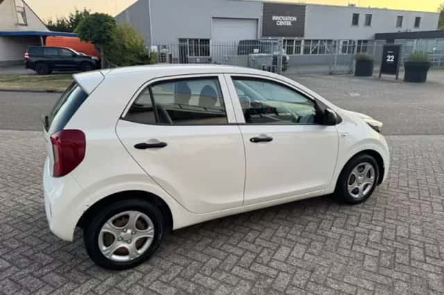 Kia Picanto (2017) thumbnail 5