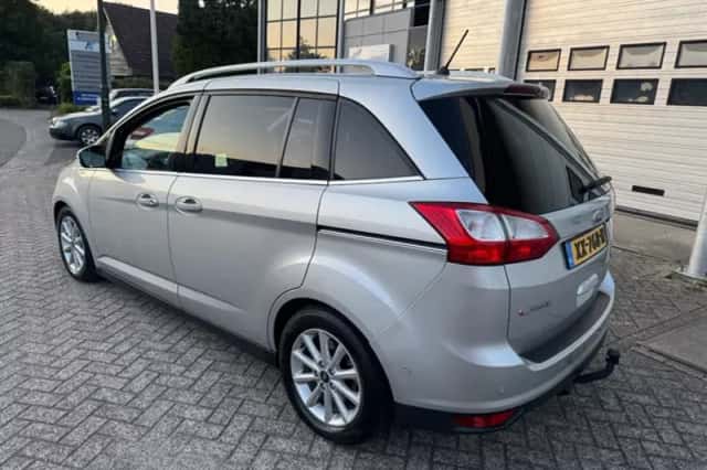 Ford Grand (2018) thumbnail 3