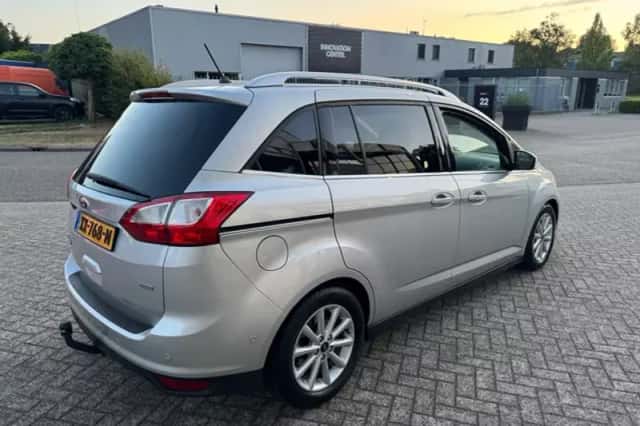 Ford Grand (2018) thumbnail 5