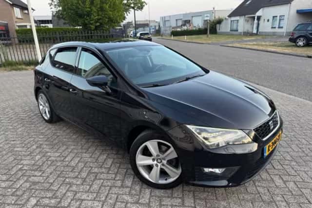 SEAT Leon (2016) thumbnail 5
