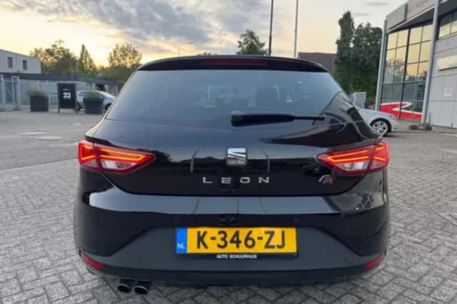 SEAT Leon (2016) thumbnail 6