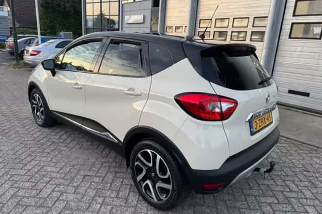 Renault Captur (2015) thumbnail 3