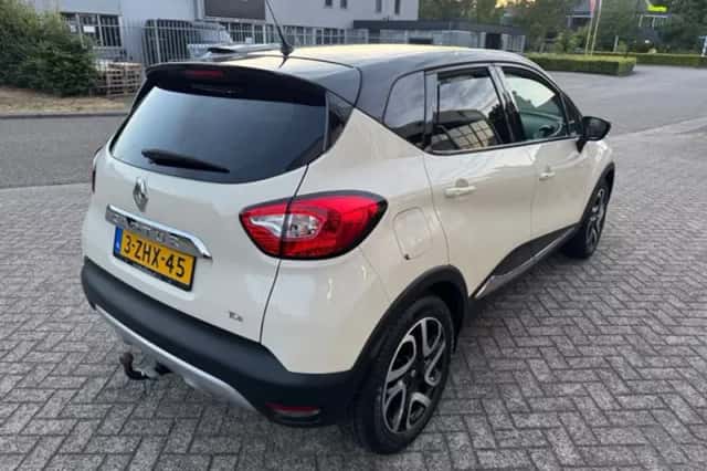 Renault Captur (2015) thumbnail 5