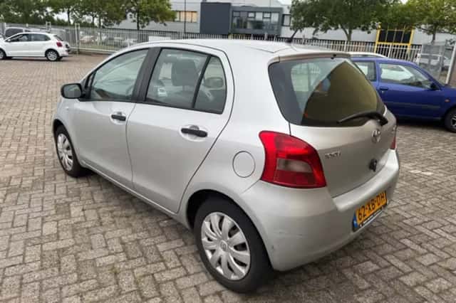 Toyota Yaris (2007) thumbnail 2