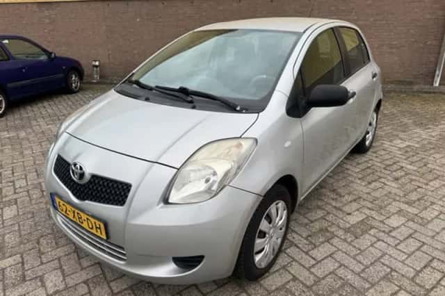 Toyota Yaris (2007) thumbnail 3