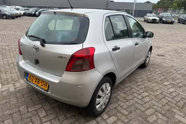 Toyota Yaris (2007) thumbnail 4