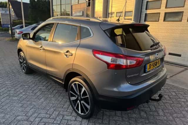 Nissan Qashqai (2016) thumbnail 3