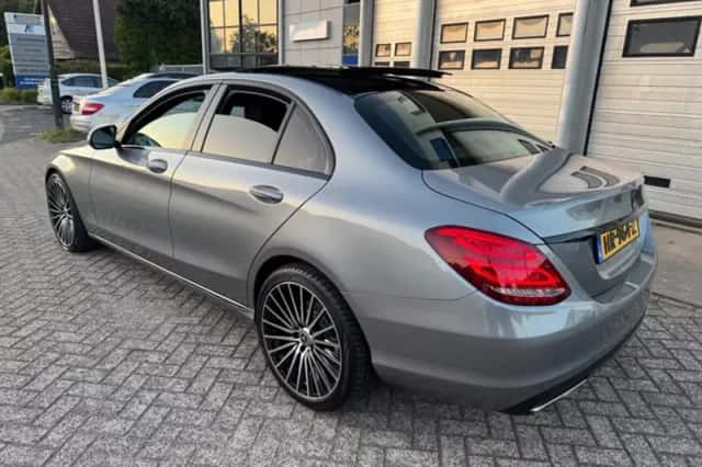 Mercedes-Benz C-Klasse (2015) thumbnail 3
