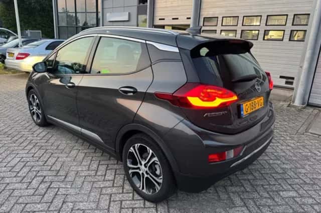 Opel Ampera-e (2019) thumbnail 3