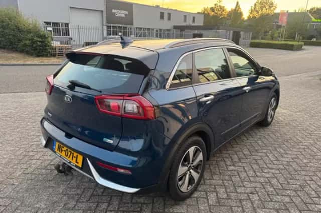 Kia Niro (2017) thumbnail 5