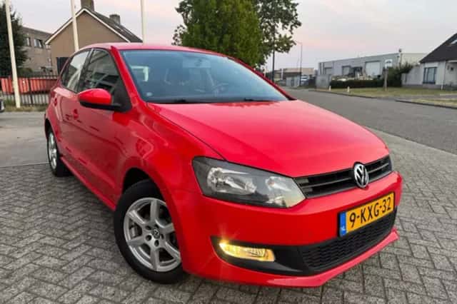 Volkswagen Polo (2011) thumbnail 2