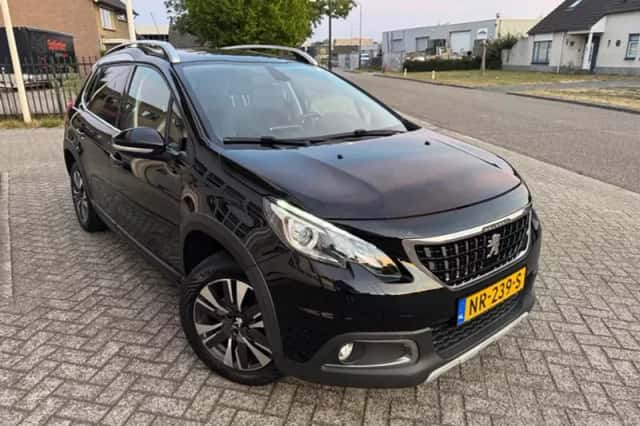 Peugeot 2008 (2017) thumbnail 2