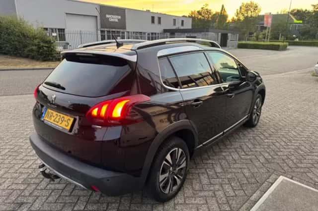Peugeot 2008 (2017) thumbnail 5