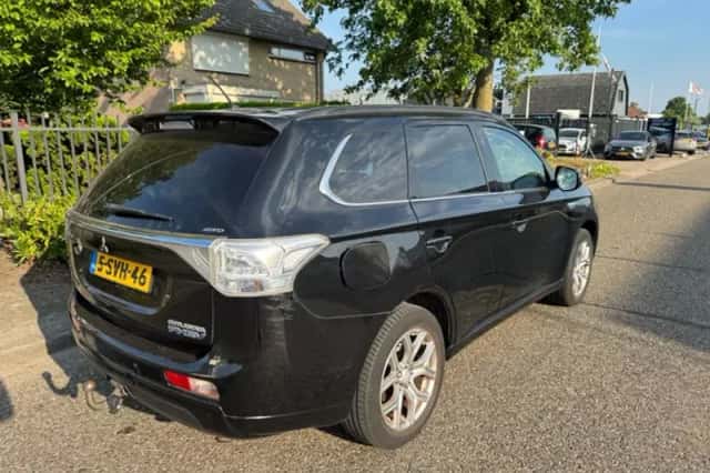 Mitsubishi Outlander (2013) thumbnail 4