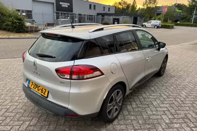 Renault Clio (2015) thumbnail 5